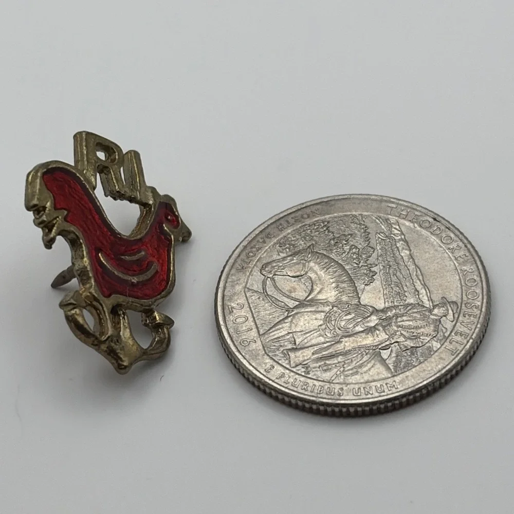 Rhode Island Red Chicken State‎ Bird Anchor Lapel Hat Pin